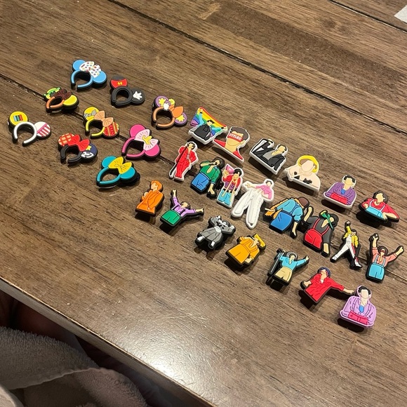 Lot of 21 Croc Charms Jibbitz Bundle -, Harry Styles - Picture 2 of 3